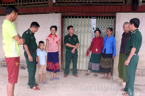 Vận động quần chúng bảo vệ đường biên, mốc giới