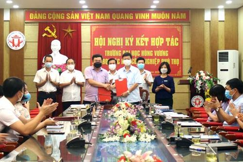 Hội nghị Ký kết hợp tác giữa Trường Đại học Hùng Vương với Ban Quản lý các Khu công nghiệp Phú Thọ
