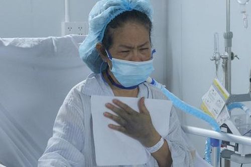 Những 'món quà vô giá' giữa Trung tâm Hồi sức tích cực điều trị COVID-19 khắc nghiệt