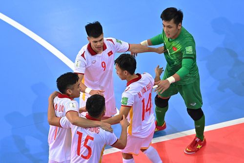 Pha solo mẫu mực của Văn Hiếu được FIFA vinh danh
