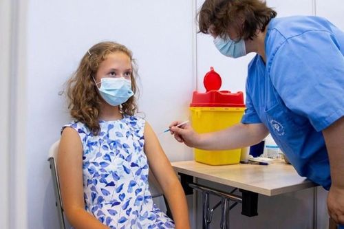 Các nước tiêm vaccine Covid-19 cho trẻ em thế nào?