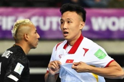 Văn Ý, Minh Trí gây ấn tượng trước tuyển futsal Panama