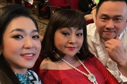 Hồng Đào, Quang Lê cúng Tổ nghề ở Mỹ