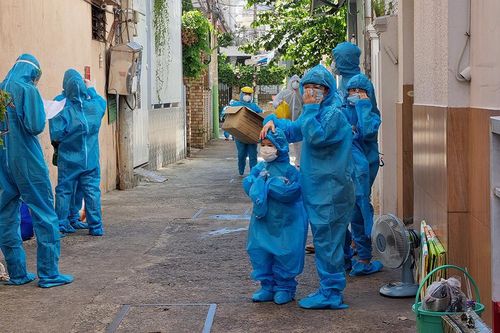 Đà Nẵng thêm 8 ca Covid-19, di dời 17 hộ dân khỏi 'điểm nóng'