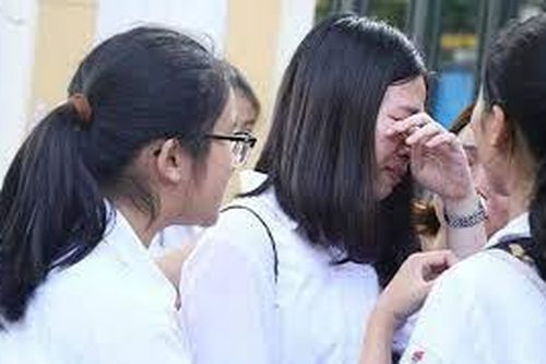 Nghịch cảnh xét tuyển đại học 2021: Trung bình 9 điểm mỗi môn vẫn 'đứng ngoài cổng trường'