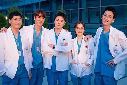 Kết phim 'Hospital Playlist' phần 2 hụt hẫng, fan chờ đón mùa 3