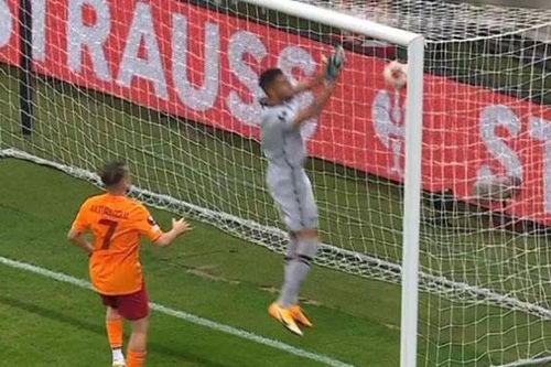 Thủ môn Lazio tái hiện bàn thua của Slovakia trước Tây Ban Nha ở EURO 2021