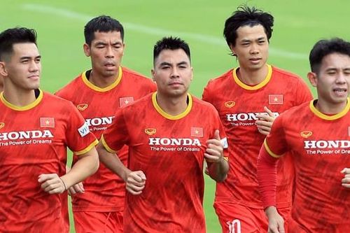 Bóng đá Việt Nam hôm nay: Trọng tài UAE bắt chính trận Việt Nam gặp Trung Quốc