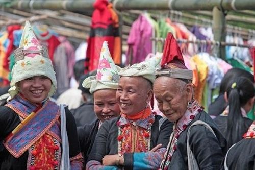 Khám phá mùa lúa chín vàng óng và phiên chợ Sừng ở vùng biên giới Sì Lở Lầu