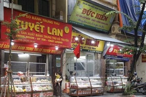 Thị trường bánh Trung thu Hà Nội, nơi xếp hàng dài chờ mua, nơi vắng khách