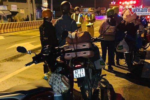 Đưa về nơi cư trú 03 đoàn xe mô tô tụ tập để về quê