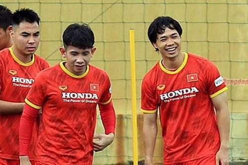 Công Phượng khoác áo số 10, để lại kiểu đầu thành công ở U23 châu Á 2018; Futsal Panama 2-3 Việt Nam
