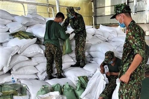 Bộ Quốc phòng tặng Bằng khen cho tập thể, cá nhân trong chống dịch