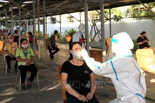 Quảng Ngãi xét nghiệm nhanh miễn phí cho người dân vùng nguy cơ lây nhiễm cao