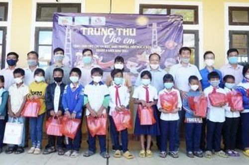 Đời sống Đời sống Trung thu ấm áp cho học sinh A Đớt