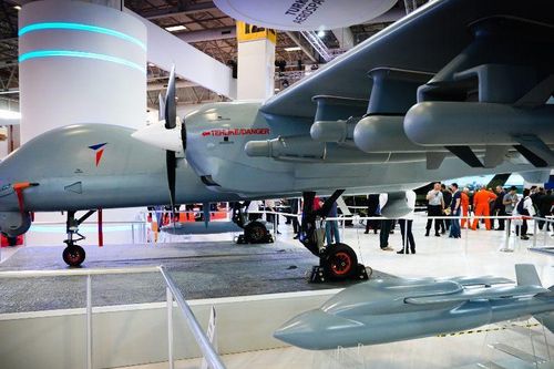 UAV hạng nặng Aksungur sẽ diệt... cả đại đội xe tăng T-90 trong một lần xuất kích?