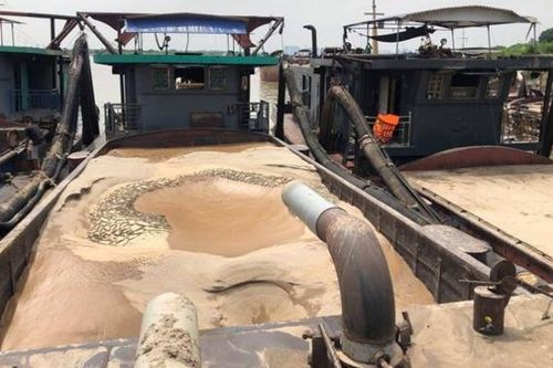 Hơn 8 tháng 'miệt mài' hút cát trái phép, tổng trị giá 11 tỷ đồng