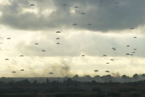Cảnh ngoạn mục từ cuộc tập trận Zapad 2021 do Nga tổ chức