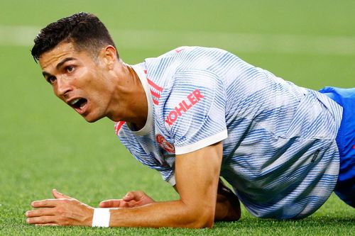 Carragher: 'Ronaldo gây ra nhiều vấn đề cho Man Utd'