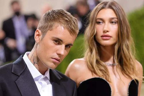 Hailey: 'Họ nói tôi chẳng là ai nếu không cưới Justin Bieber'