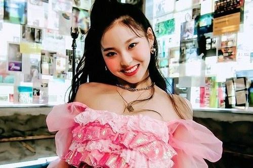 Cô gái 15 tuổi trong nhóm nữ mới của JYP