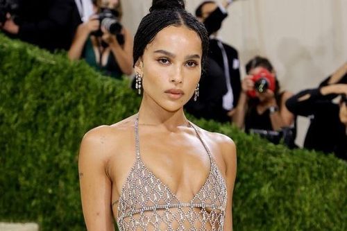 Zoe Kravitz phản ứng khi bị nói 'mặc như không' ở Met Gala