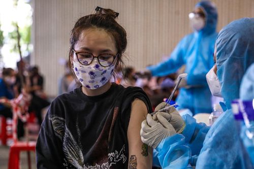 Có cần tiêm mũi thứ 3 vaccine Covid-19 cho người khỏe mạnh?
