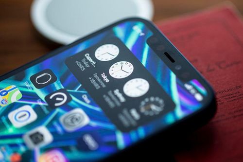 Nhiều đại lý ở Việt Nam ngừng nhận đặt cọc iPhone 13, hoàn tiền khách