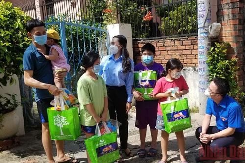 TP Hồ Chí Minh sẽ có chính sách chăm lo trẻ mồ côi vì Covid-19