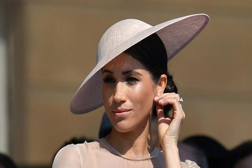 Làm vợ Harry, Công nương Meghan bao lần gây 'sóng gió' trong hoàng tộc?