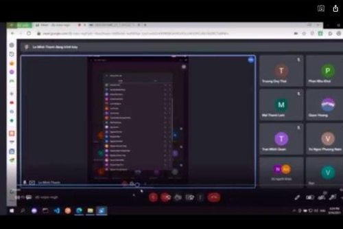 Cộng đồng mạng 'dậy sóng' với clip giảng viên đuổi sinh viên ra khỏi lớp học online