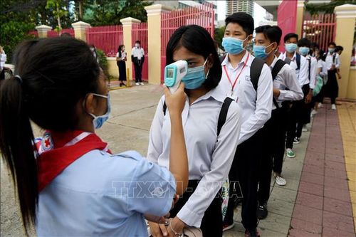 Campuchia: Trên 20 học sinh mắc COVID-19 sau khi trường học mở cửa trở lại