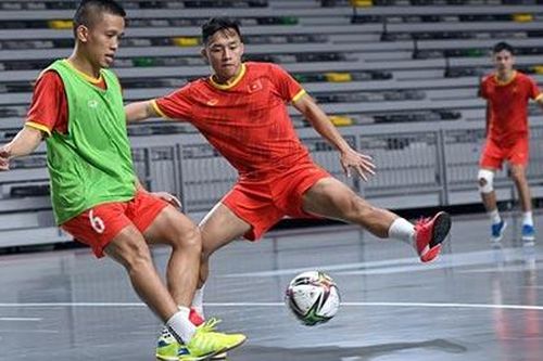 HLV Phạm Minh Giang tìm phương án thay thế đội trưởng Văn Vũ