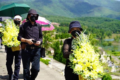 Xúc động lễ an táng 'Kiến trúc sư trưởng' thể thao Việt Nam Hoàng Vĩnh Giang