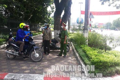 Thành phố Lạng Sơn: Thực hiện nghiêm công tác phòng, chống dịch trong ngày hội Háng PỉnhTin khácAn toàn thực phẩm Tết Trung thu: Kiểm soát chặt, tuyên truyền mạnhQuyết liệt ngăn hàng lậu thời điểm cuối năm