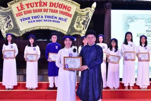 Văn hóa - Nghệ thuật Văn hóa - Nghệ thuật Bảo tồn và phát triển văn hóa -con người Huế
