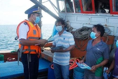 Cảnh sát biển đẩy mạnh phối hợp chống khai thác thủy sản bất hợp pháp