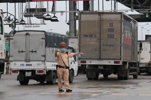 Kiểm soát hơn 12.400 lượt phương tiện ra - vào thành phố Hà Nội