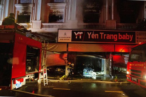 Kịp thời dập tắt đám cháy tại shop quần áo trong chợ Ninh Hiệp