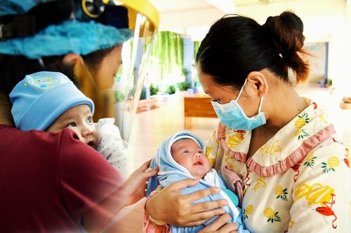 Nhà trẻ đặc biệt, nuôi con sơ sinh của mẹ mắc Covid-19 ở TP.HCM
