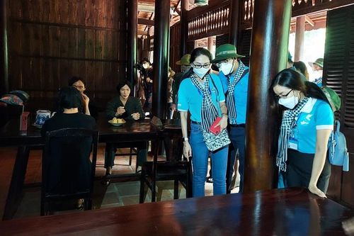TP Hồ Chí Minh tổ chức tour du lịch cho lực lượng tuyến đầu