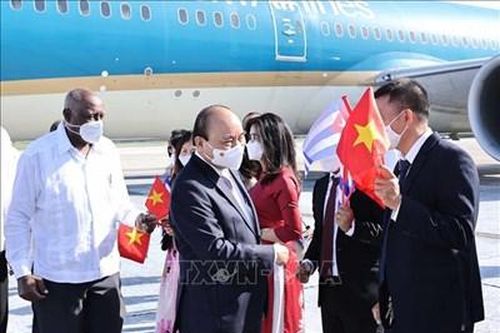 Chủ tịch nước Nguyễn Xuân Phúc tới La Habana, bắt đầu chuyến thăm chính thức Cuba