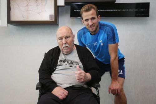 Tiền đạo ghi nhiều bàn thắng nhất lịch sử Tottenham qua đời