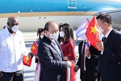 Chủ tịch nước Nguyễn Xuân Phúc tới La Habana, bắt đầu thăm chính thức Cuba