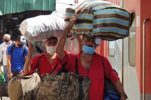 Đại dịch Covid-19 và các nền kinh tế mới nổi: Những bước lùi khó cưỡng