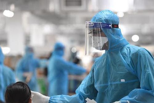 Hà Nội: 'Ổ dịch' ở Long Biên có 12 ca dương tính, phong tỏa nhiều địa điểm liên quan