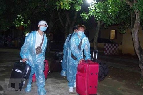 Hưng Yên tiếp nhận gần 200 công dân từ Singapore về cách ly tập trung
