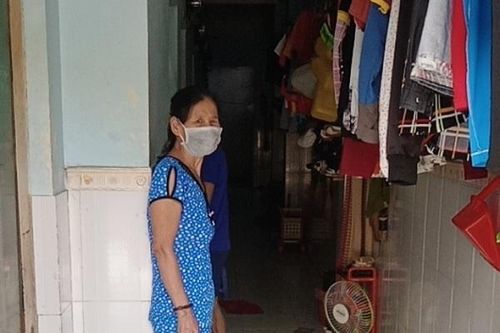 Dãy trọ 25 phòng, có gia đình 6 người chen chúc 20m2 khẩn mong được tiếp sức