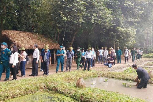Thành phố Hồ Chí Minh khởi động thị trường du lịch bằng tour về nguồn