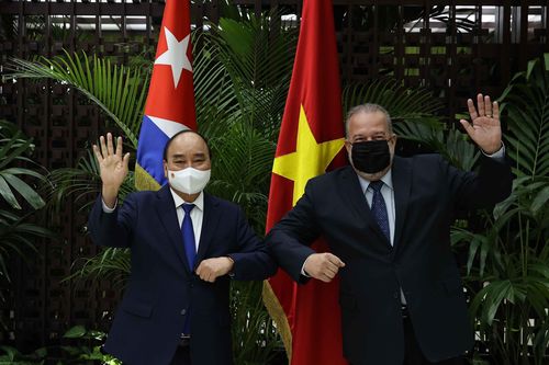 Chủ tịch nước Nguyễn Xuân Phúc hội kiến Thủ tướng CH Cuba